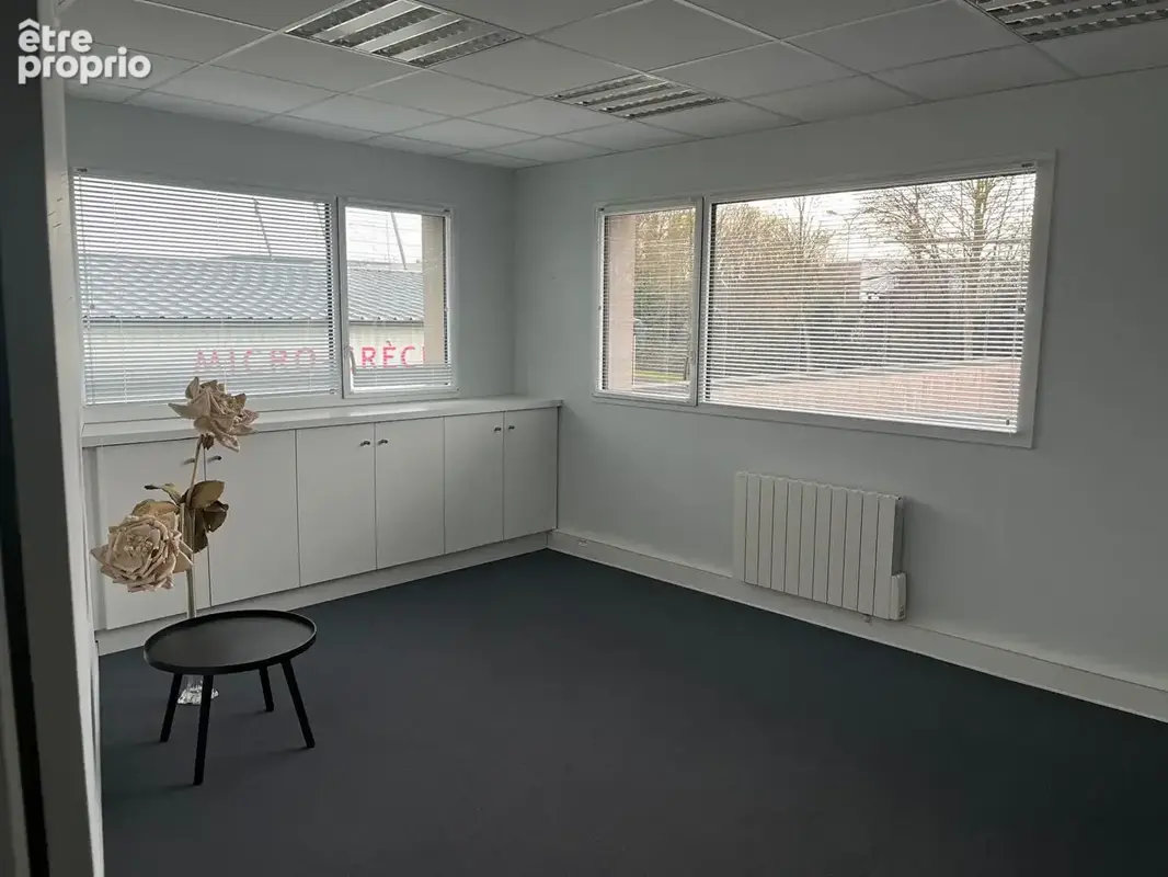 Bureaux à vendre  Saint Lo 570 m² - photo 13