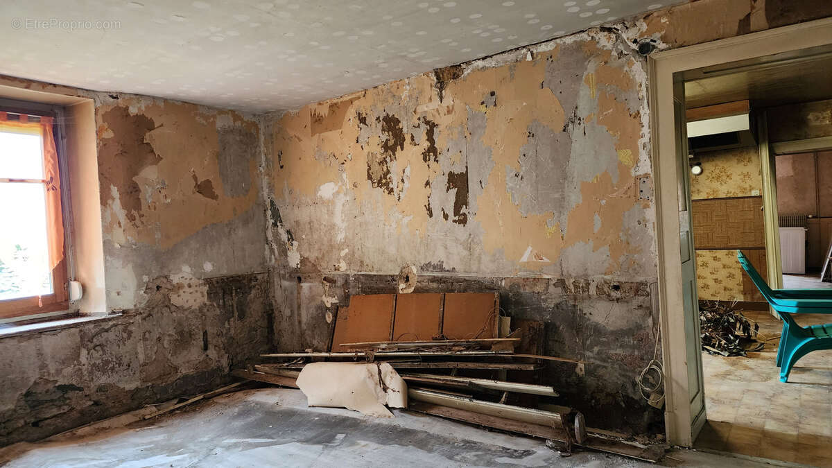 Maison à CLEZENTAINE