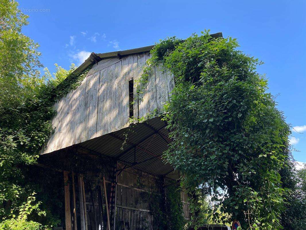 Maison authentique du XVIIIe siècle avec trois grandes granges, belle vue et terrain de 1,4 hectare - photo 16