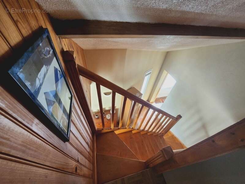 Maison à SAINT-MEDARD-DE-GUIZIERES