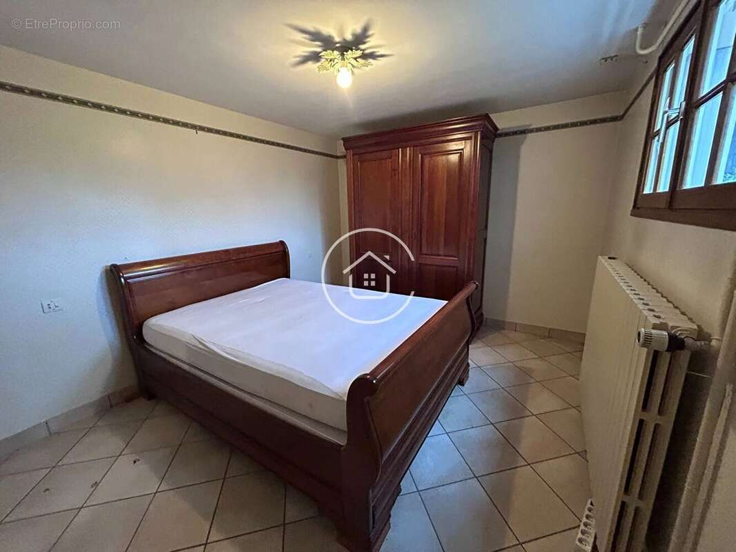 Maison à LA CHAUSSEE-SAINT-VICTOR