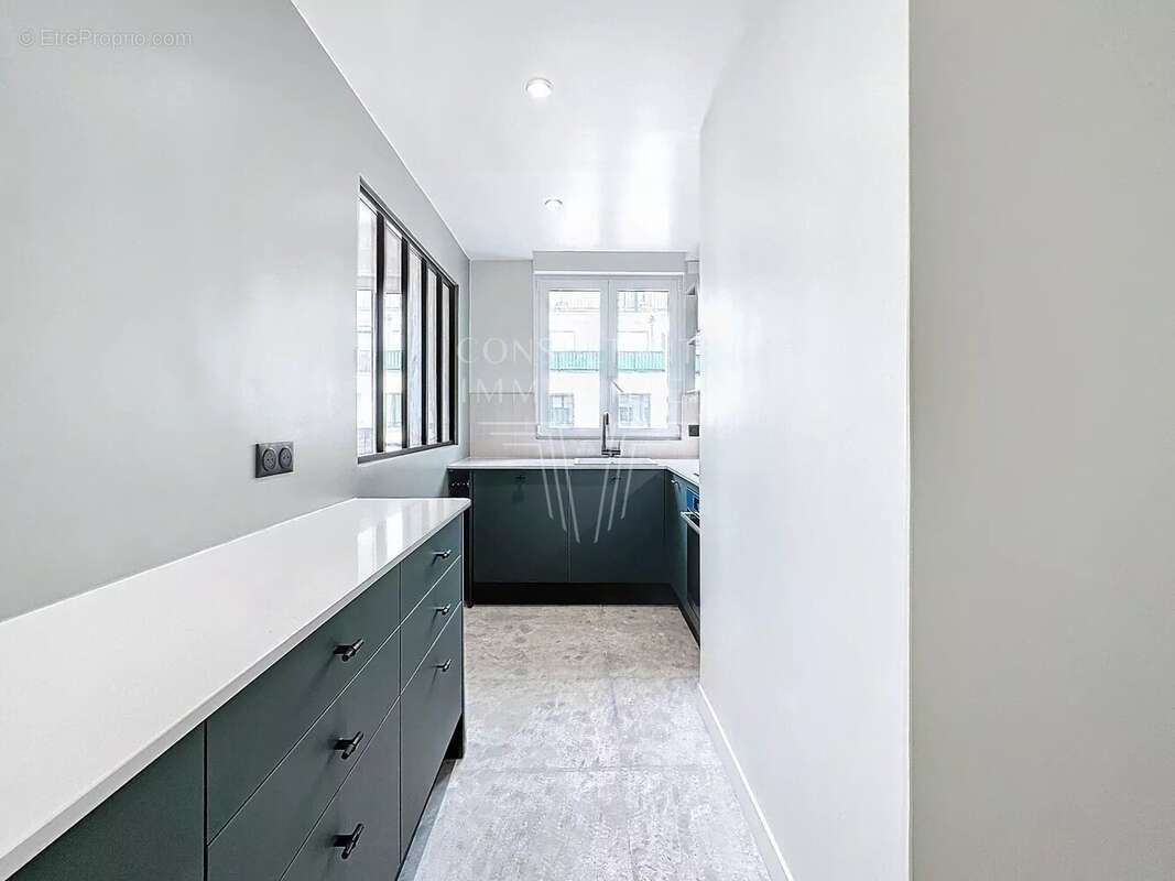 Appartement à PARIS-7E
