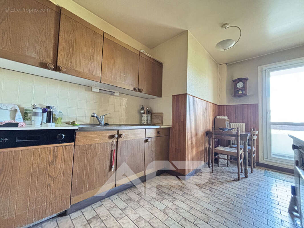 4 pièces de 82 m² avec balcon et parking - À 15 min du RER A Le Vésinet - Le Pecq - photo 9
