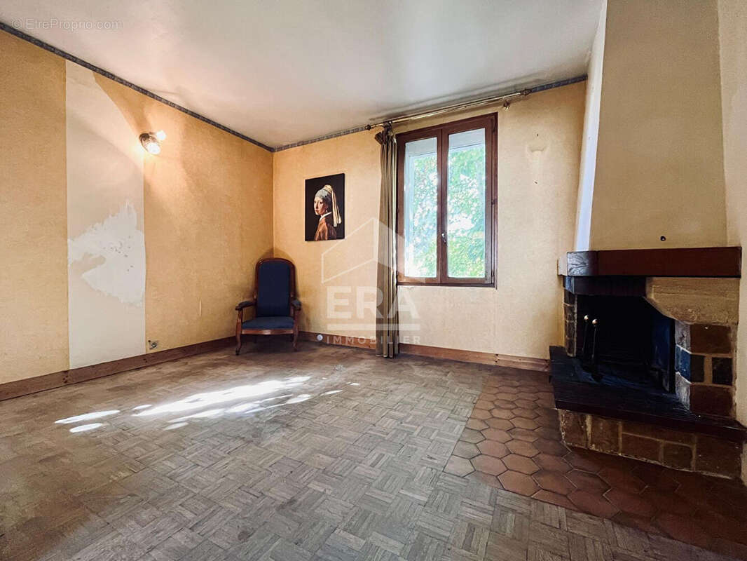 Autre à SAINT-PIERRE-LES-NEMOURS