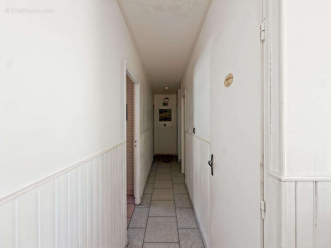  Maison familiale de plain-pied avec vue dominante – Un cadre de vie privilégié à La Chapelle-Gonaguet - photo 9
