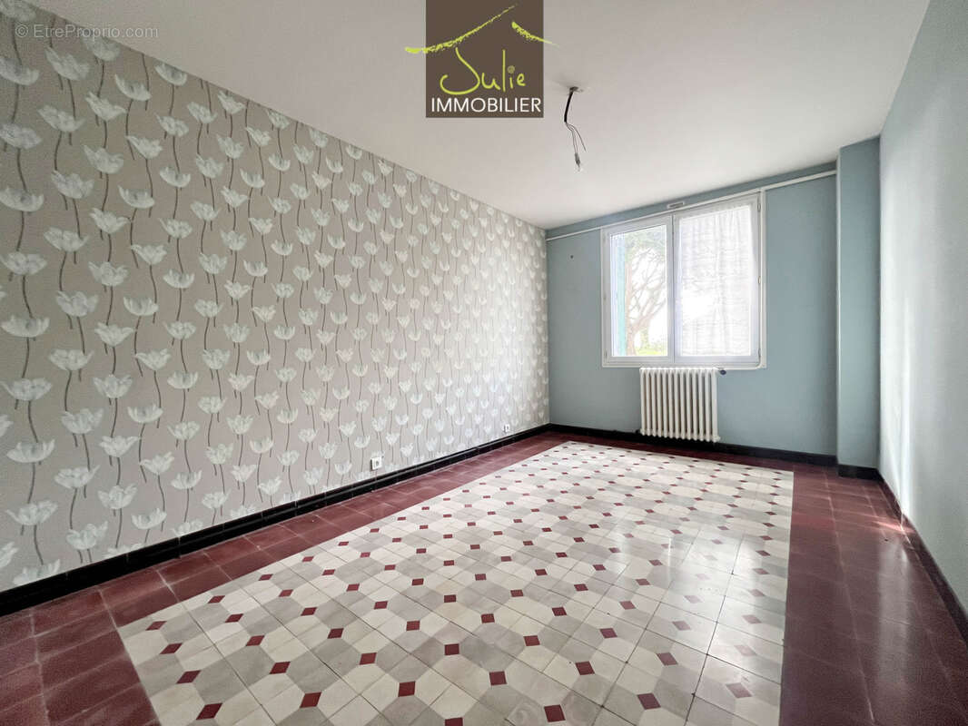 Maison à NUEIL-LES-AUBIERS