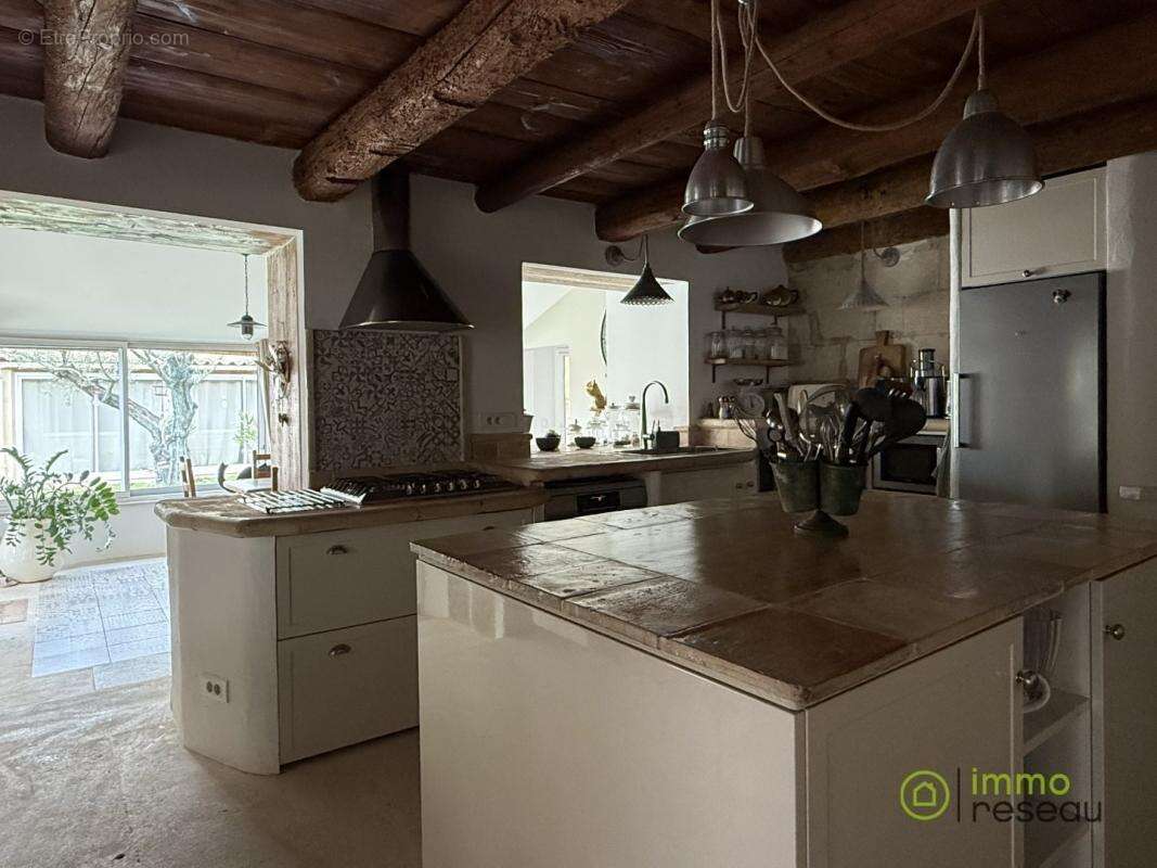 Maison 250 m² à Avignon  - photo 8