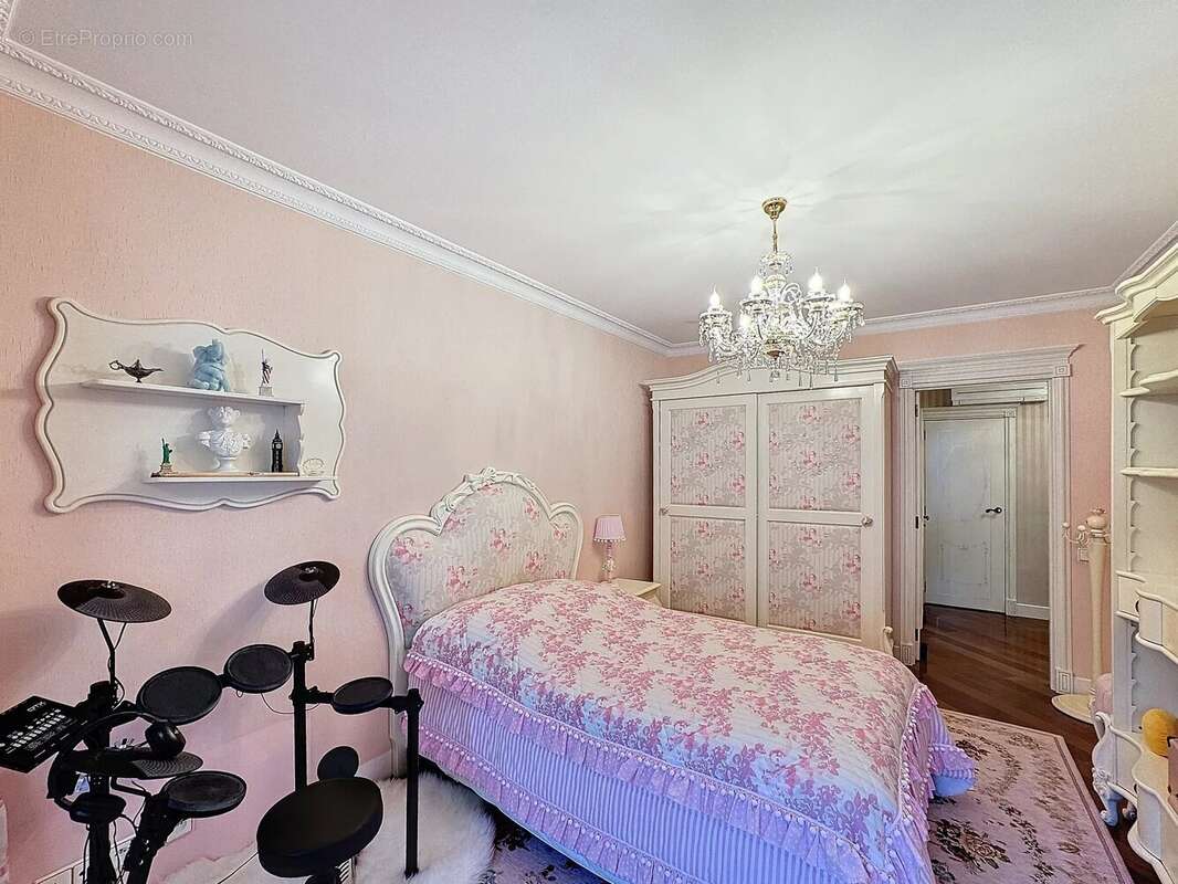 Appartement à VALLAURIS