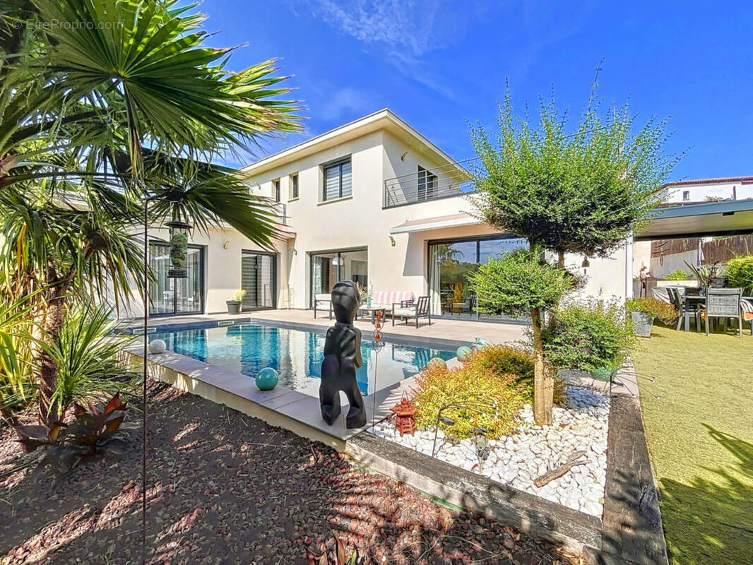 Maison à FREJUS
