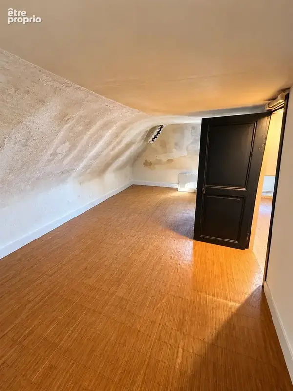 Montreuil – maison familiale avec jardin et garage – fort potentiel - photo 14