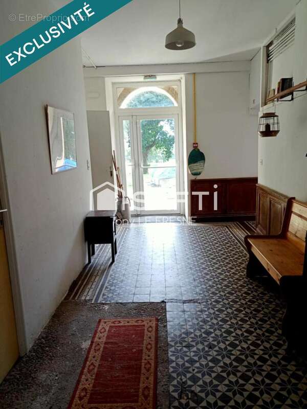 Maison 768 m² à Saint-Mayeux  - photo 3