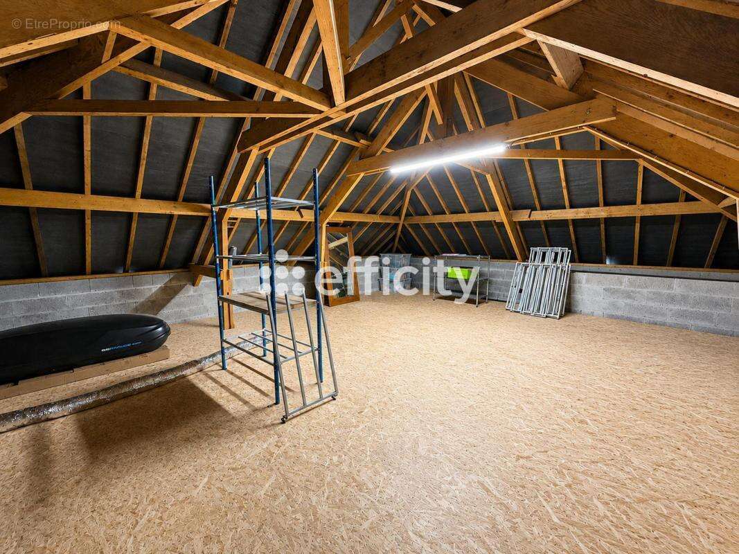 Maison 150 m² à Saint-Erblon  - photo 12