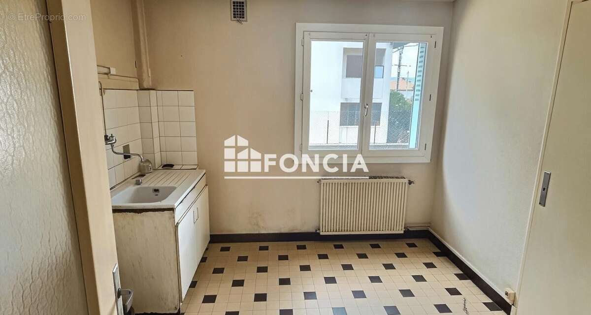 Valence – rue de la luire – t3 traversant 58,60 m² – balcon - cave - quartier résidentiel apprécié - photo 5