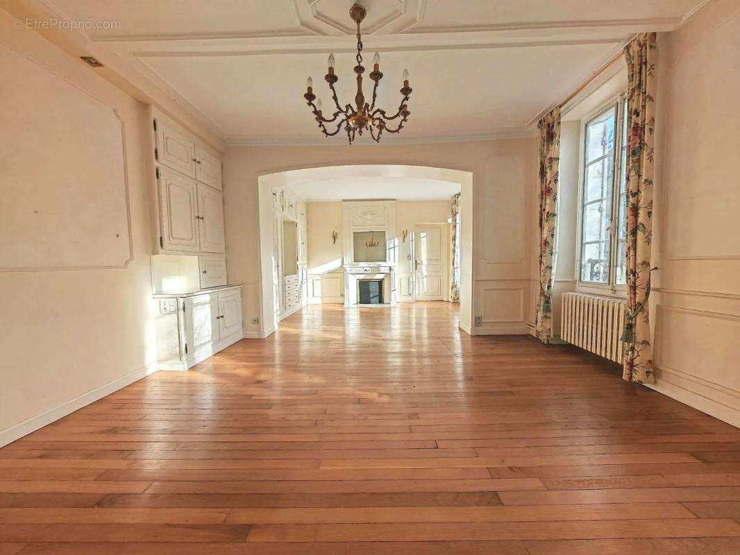 Maison de 338 m2 en vente à Beaumont - photo 6