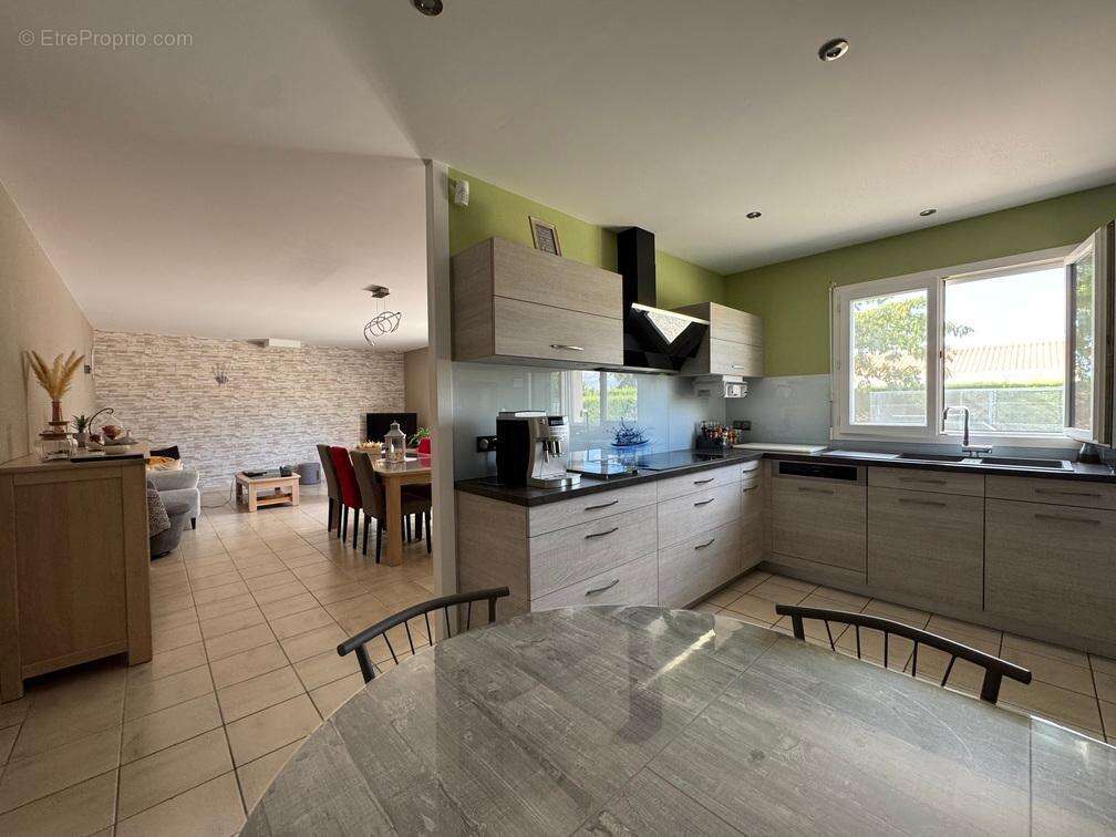   - Maison à SAINT-JACQUES-DE-THOUARS