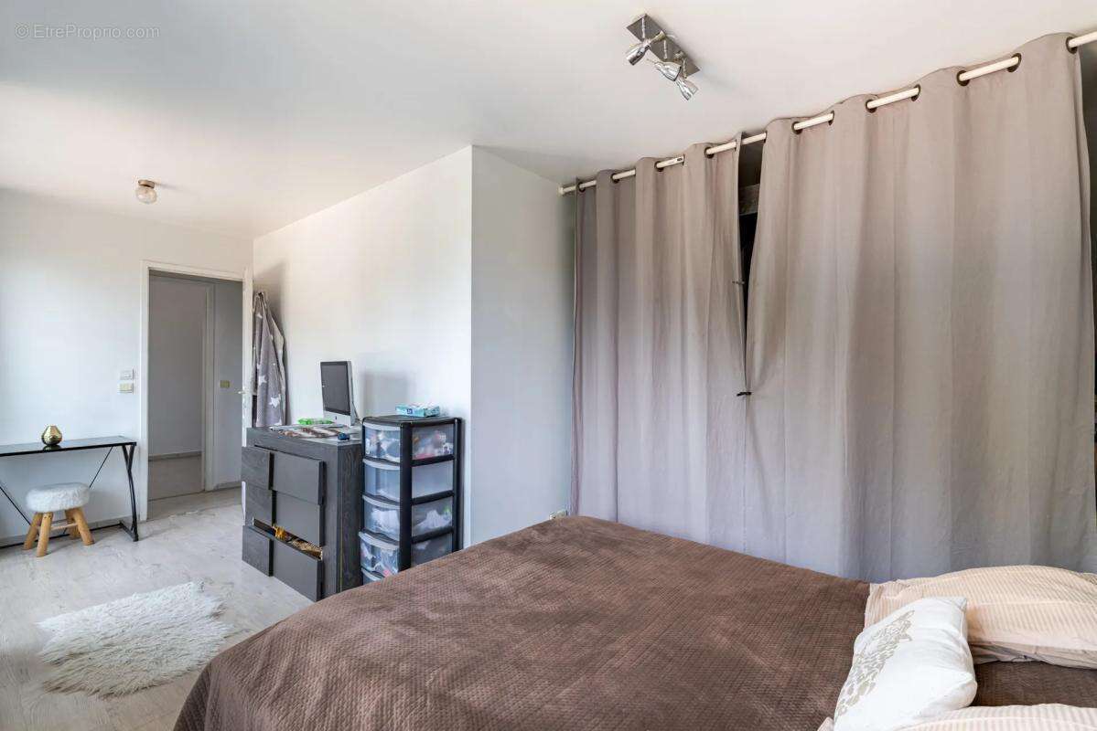 Maison de 5 pièces de plus de 120 m² à Argenteuil avec annexe - photo 5
