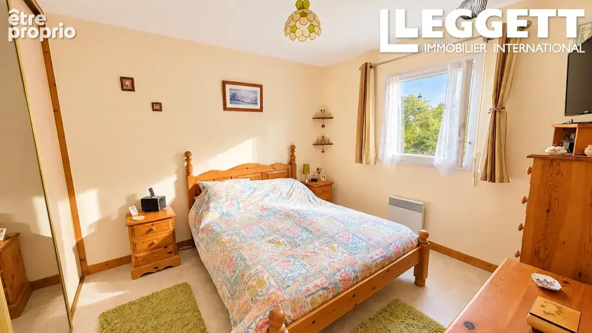 Maison de campagne privée de 4 chambres avec 6370m², bassin, accès par portail et beaux terrain - Lohuec - photo 9