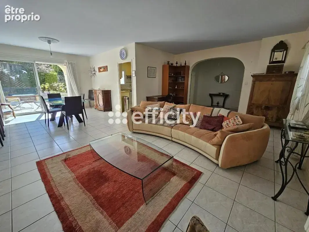 Maison 6 pièces 157 m² à vendre à La Rochelle (17000) - photo 3