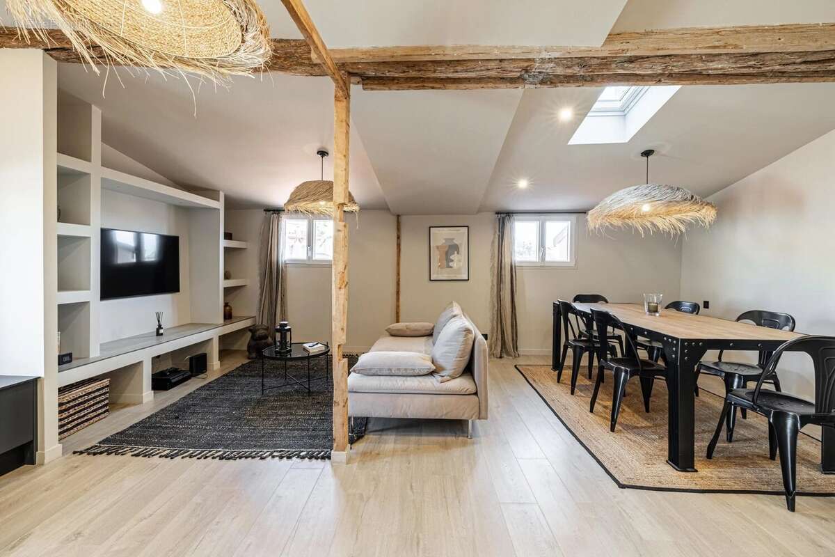 Nice - Vieux Nice - Superbe 3 pièces en duplex - Vue mer et colline du château - photo 4