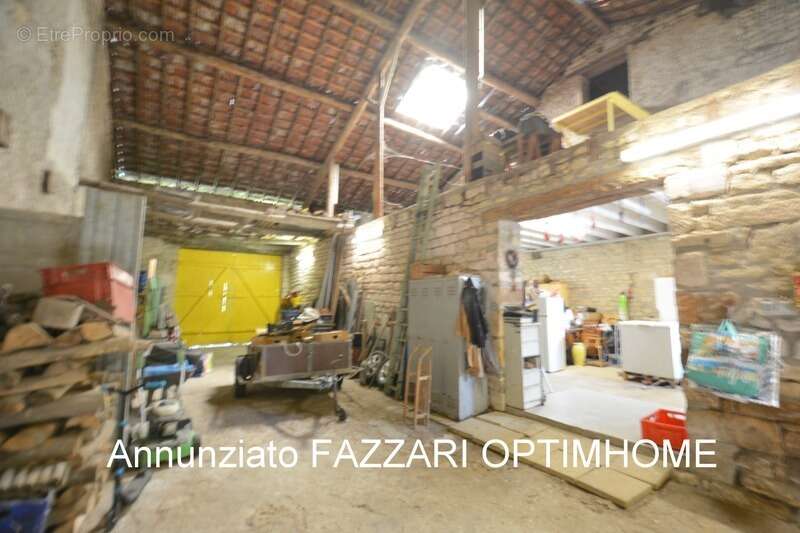 Maison à LUZY-SAINT-MARTIN