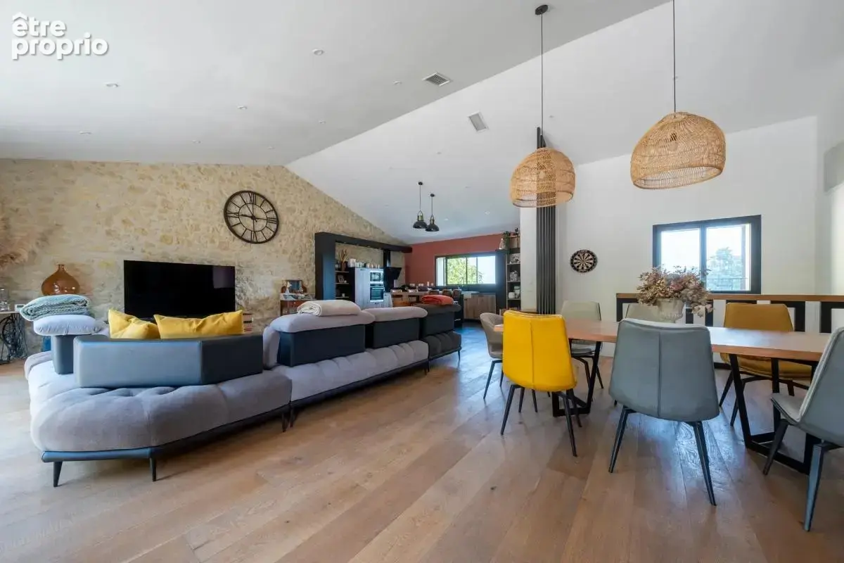  propriété de caractère – 239 m² – 6 chambres – 3,2 hectares
e - photo 2