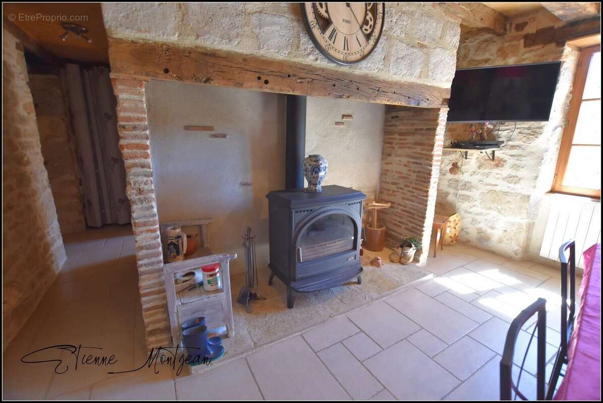 Maison à LAUZES