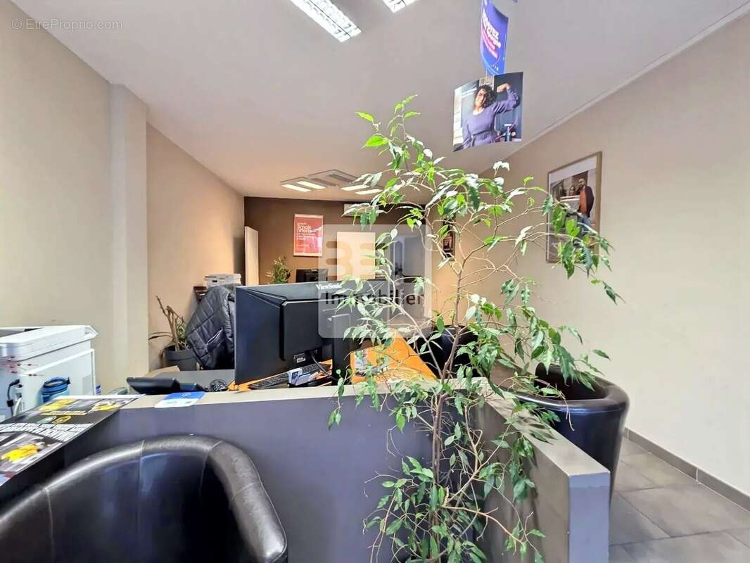 Appartement à BAGNOLS-SUR-CEZE