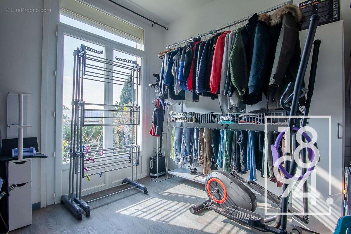 Appartement à PELISSANNE