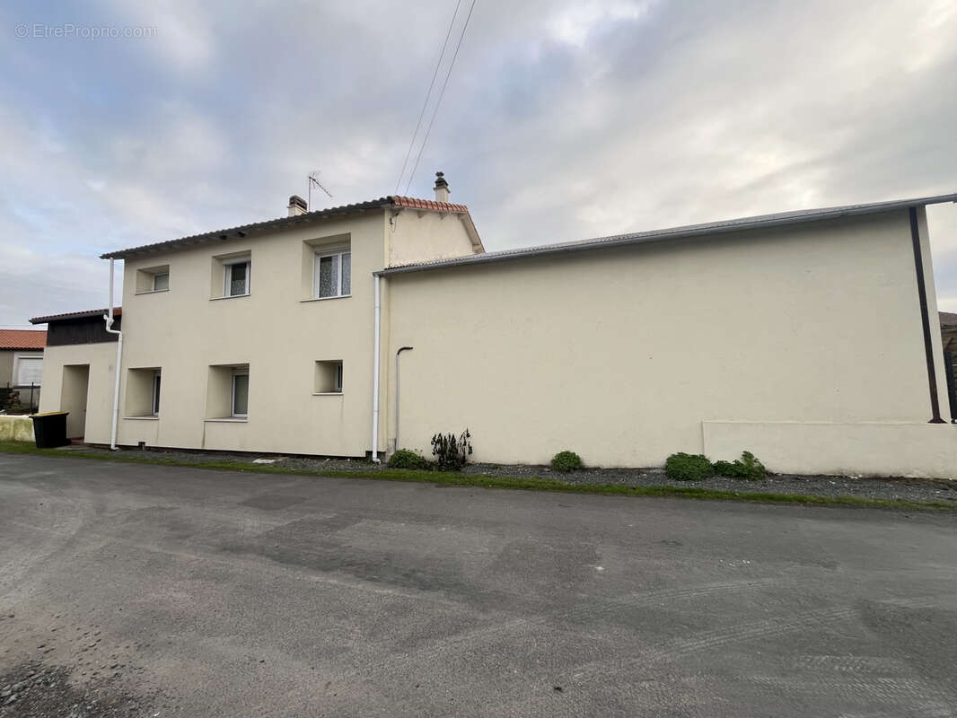 Maison à LA COUDRE