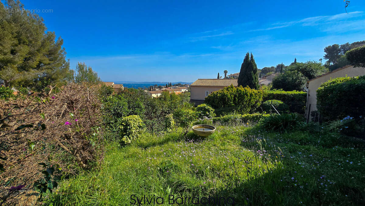Maison 5 pièces 92 m² à vendre à Carqueiranne (83320) - photo 7