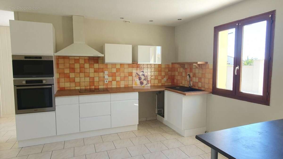 Maison à SAINT-YRIEIX-SUR-CHARENTE