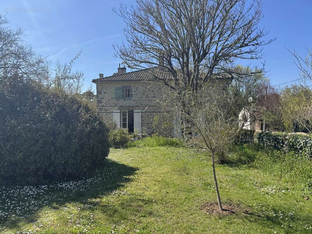 Maison à FARGUES-SUR-OURBISE