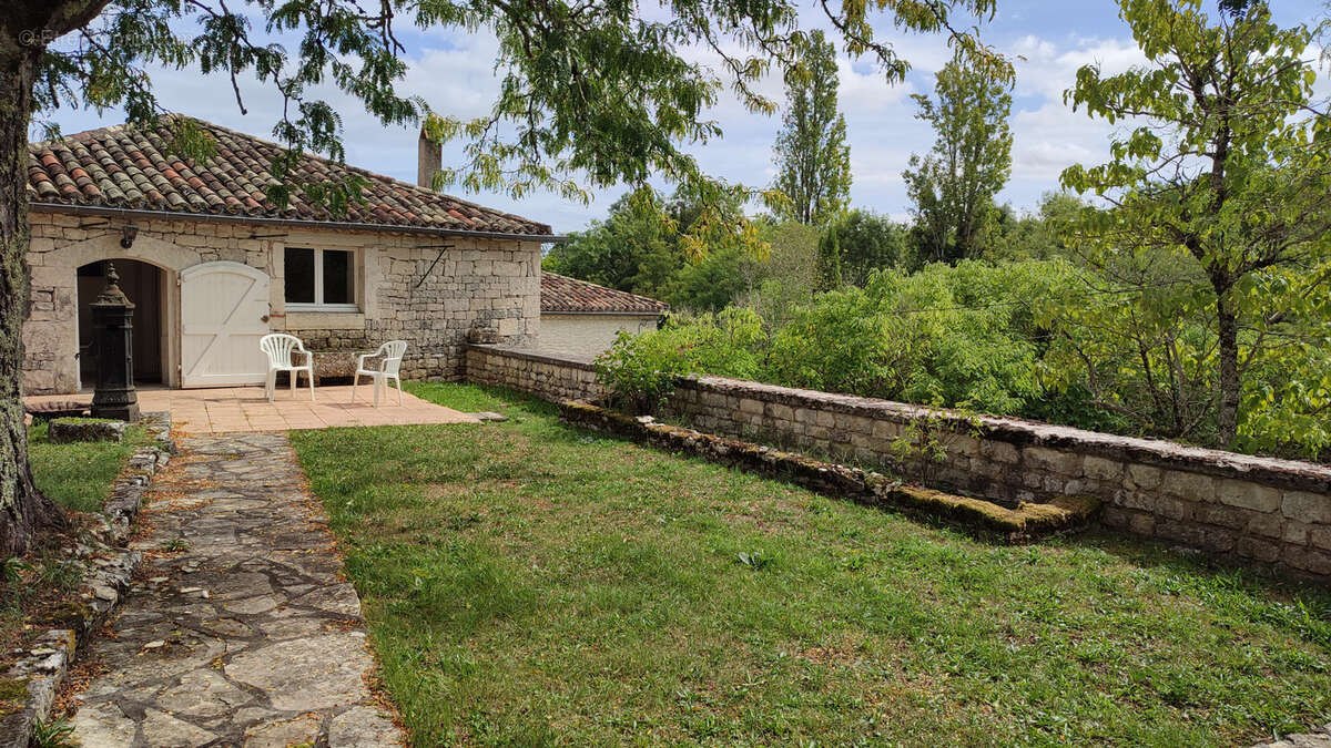 Maison à MONTAIGU-DE-QUERCY