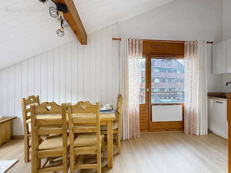Appartement mansardé rénové à 50 m du télésiège - BELLEVAUX HIRMENTAZ (74) - photo 3