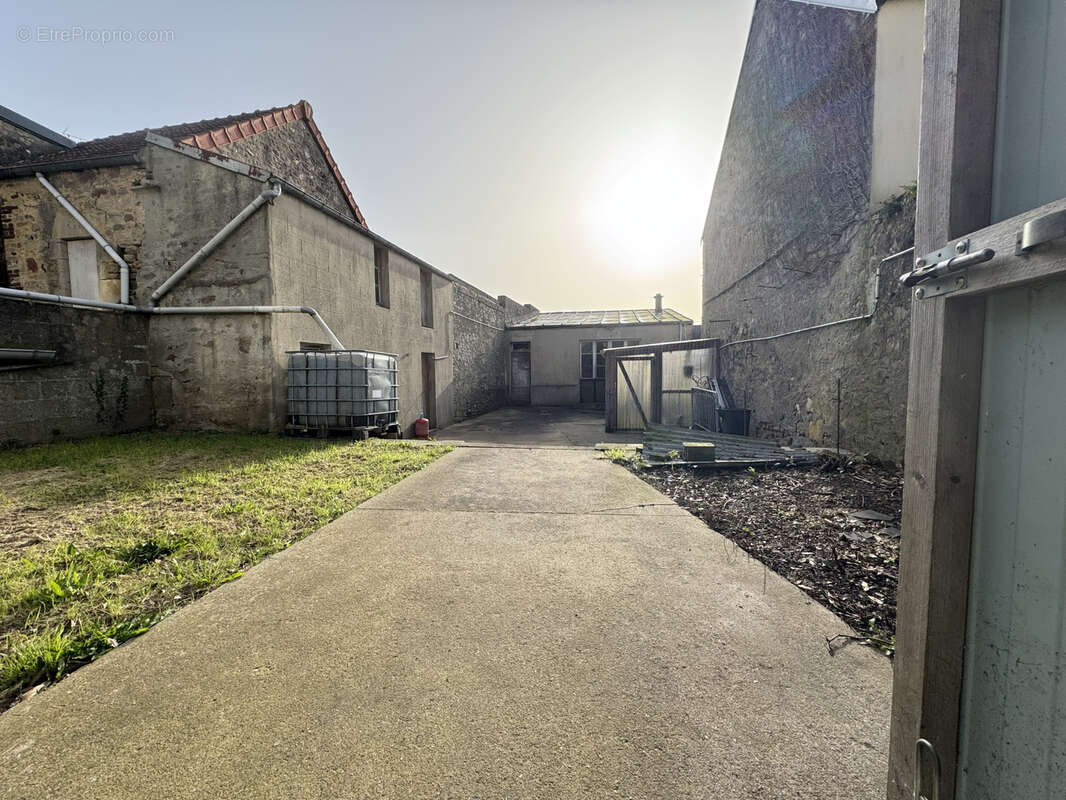 Appartement à MONTEBOURG