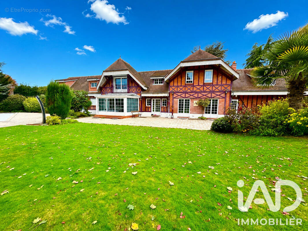 Photo 1 - Maison à SAINT-FARGEAU-PONTHIERRY