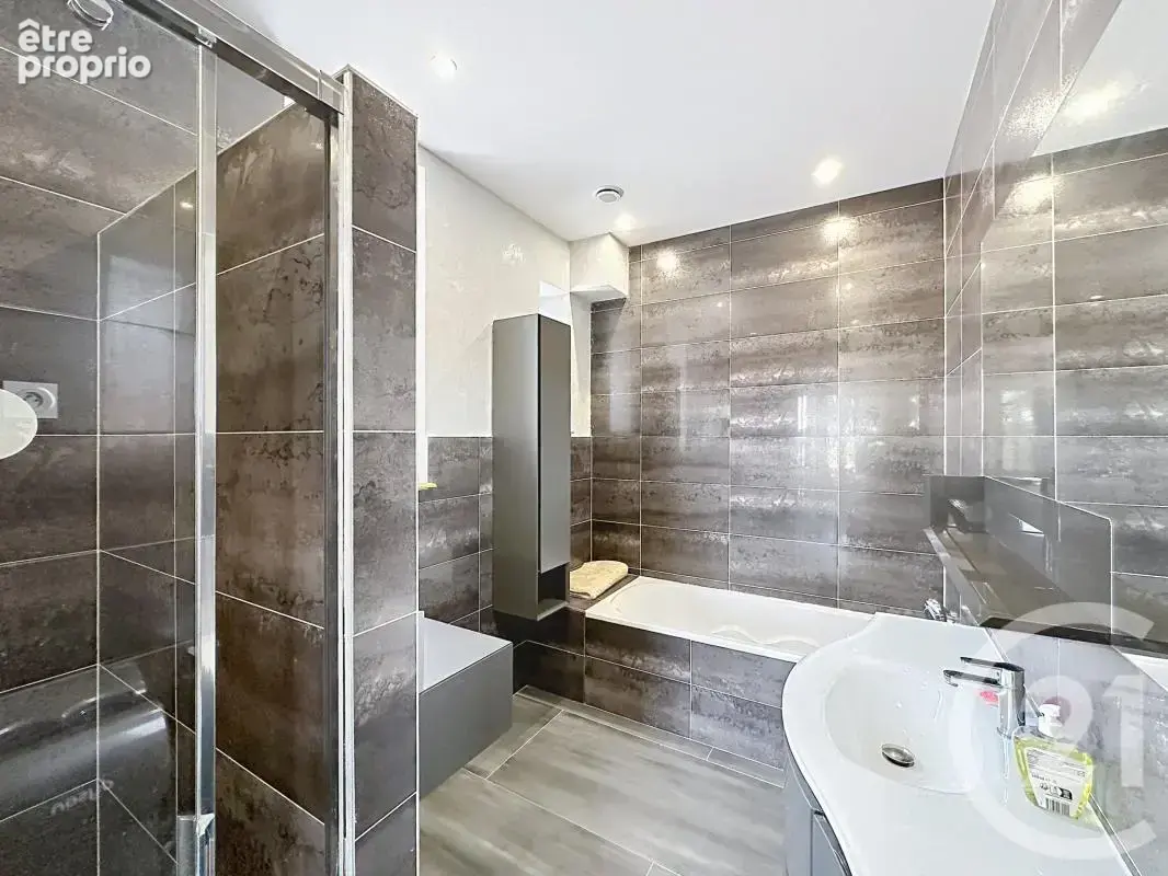 Maison 360 m² à Feyzin  - photo 15