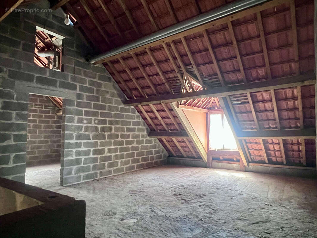 Maison à URZY
