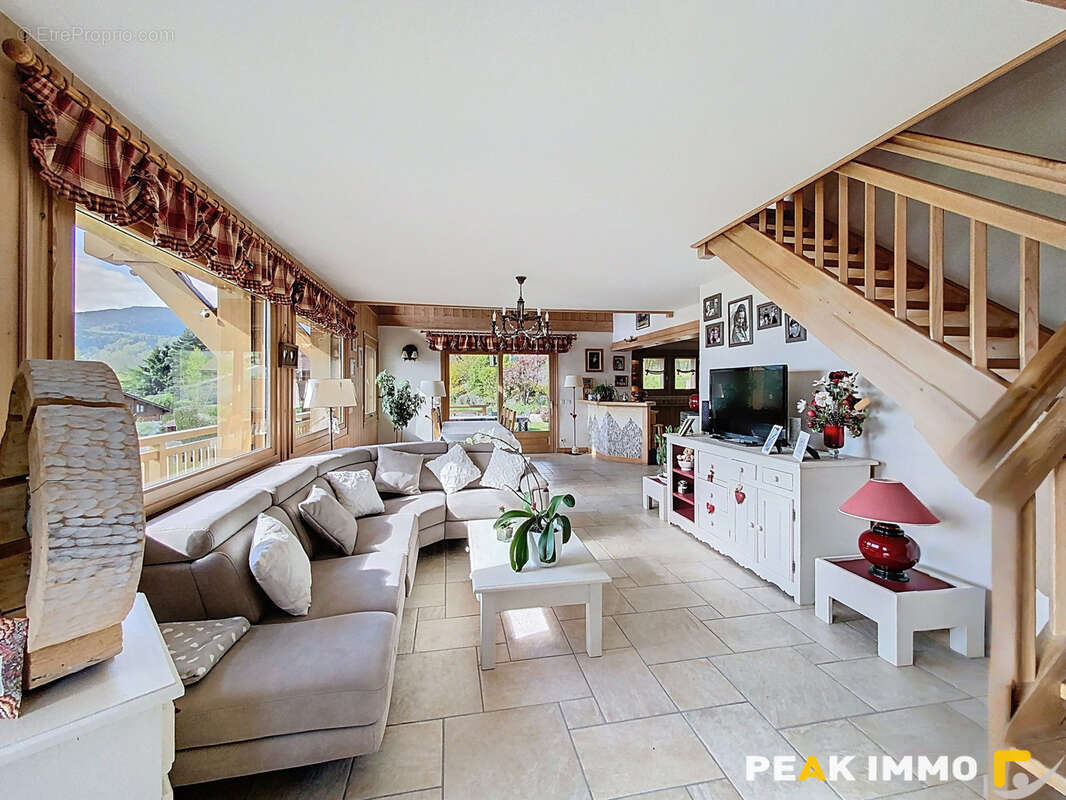 Coteau de saint roch chalet 215 m2 face mont blanc - photo 5