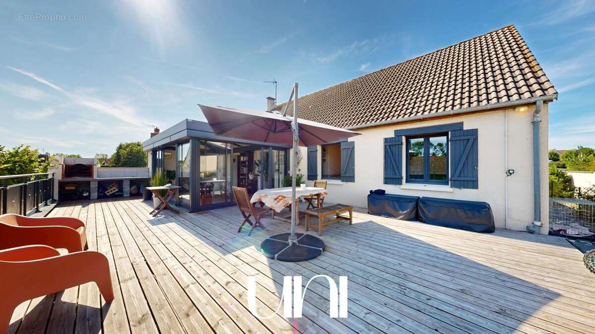Maison 7 pièces de 174m2 de plain-pied - Ver Sur Mer - photo 1