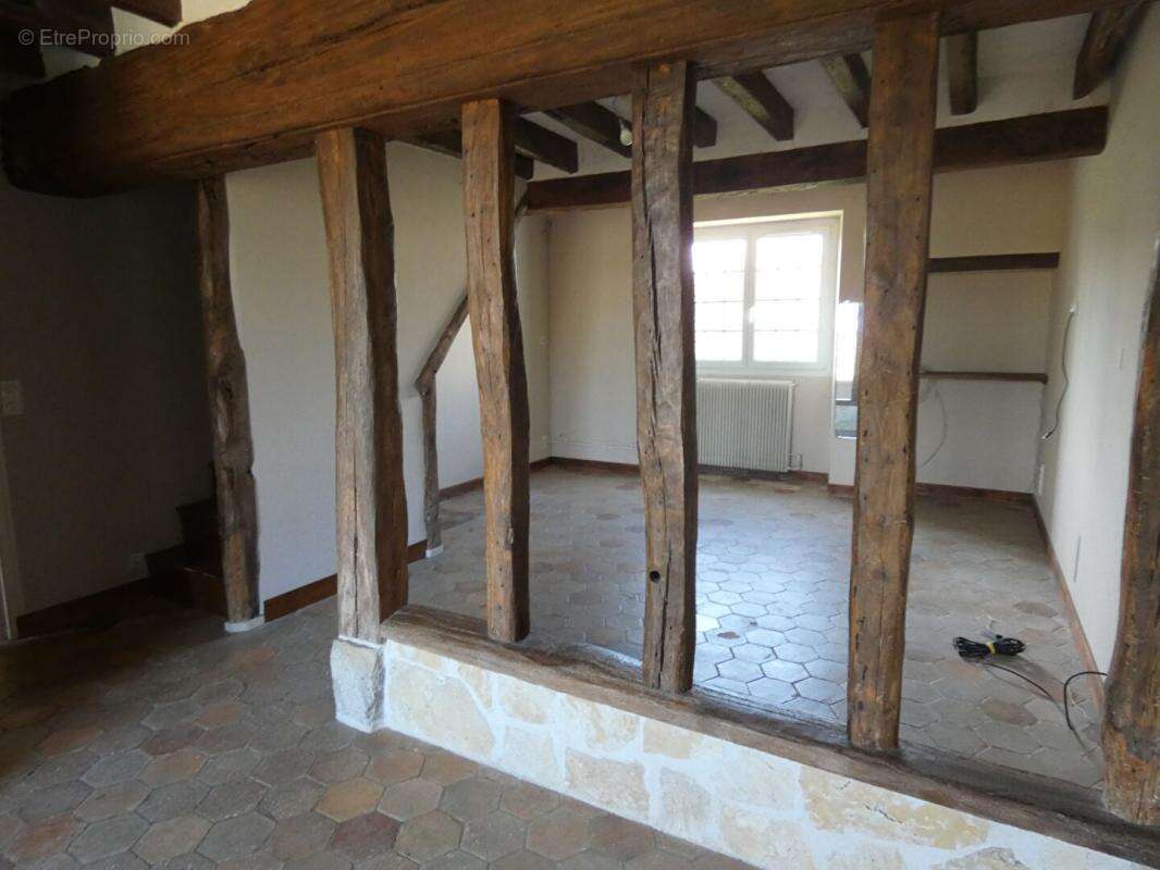 Maison à MARVILLE-MOUTIERS-BRULE