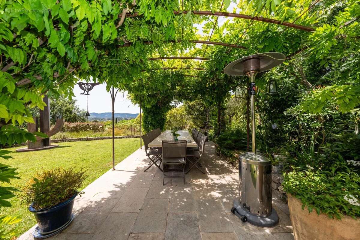 Maison à MOUANS-SARTOUX