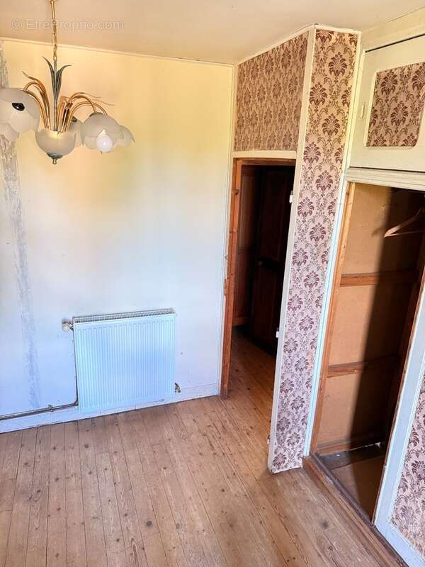 Maison à LA CELLE-DUNOISE