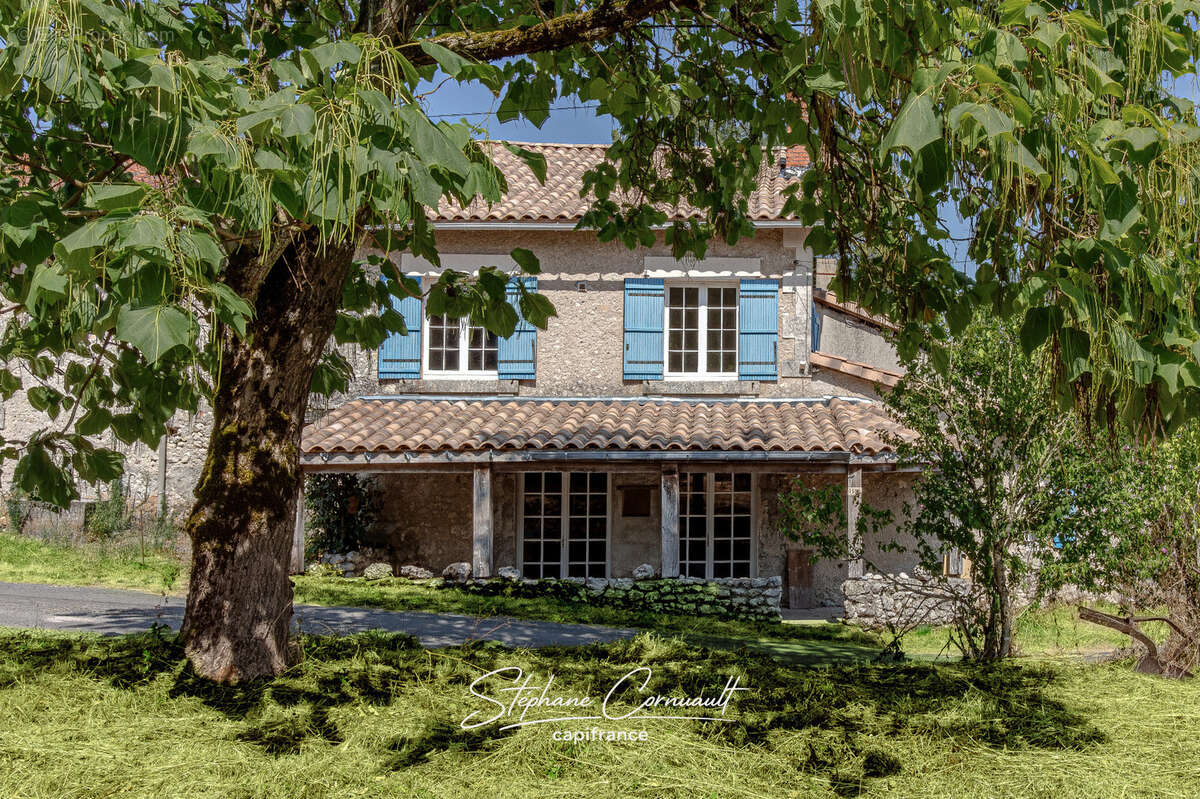 Maison en pierre de 147m² à la campagne - photo 14