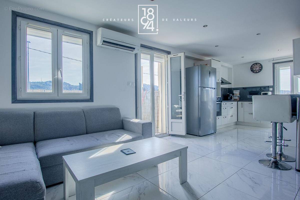 Appartement à CHATEAUNEUF-LES-MARTIGUES