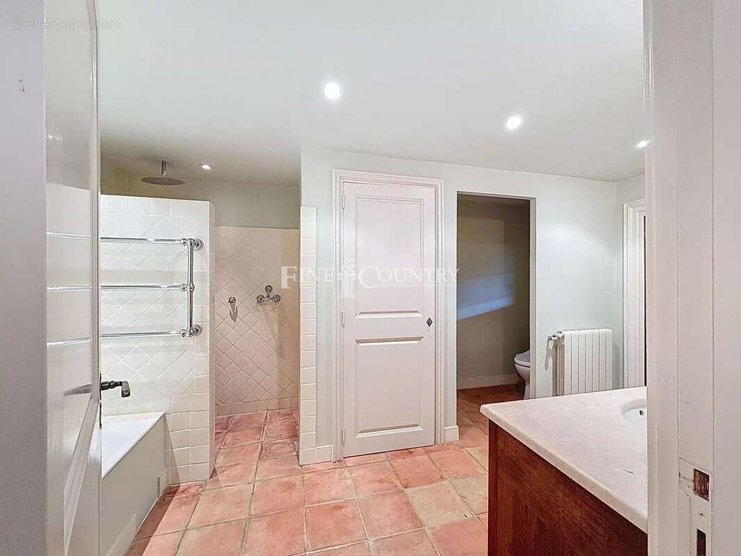 Maison à ROQUEBRUNE-SUR-ARGENS