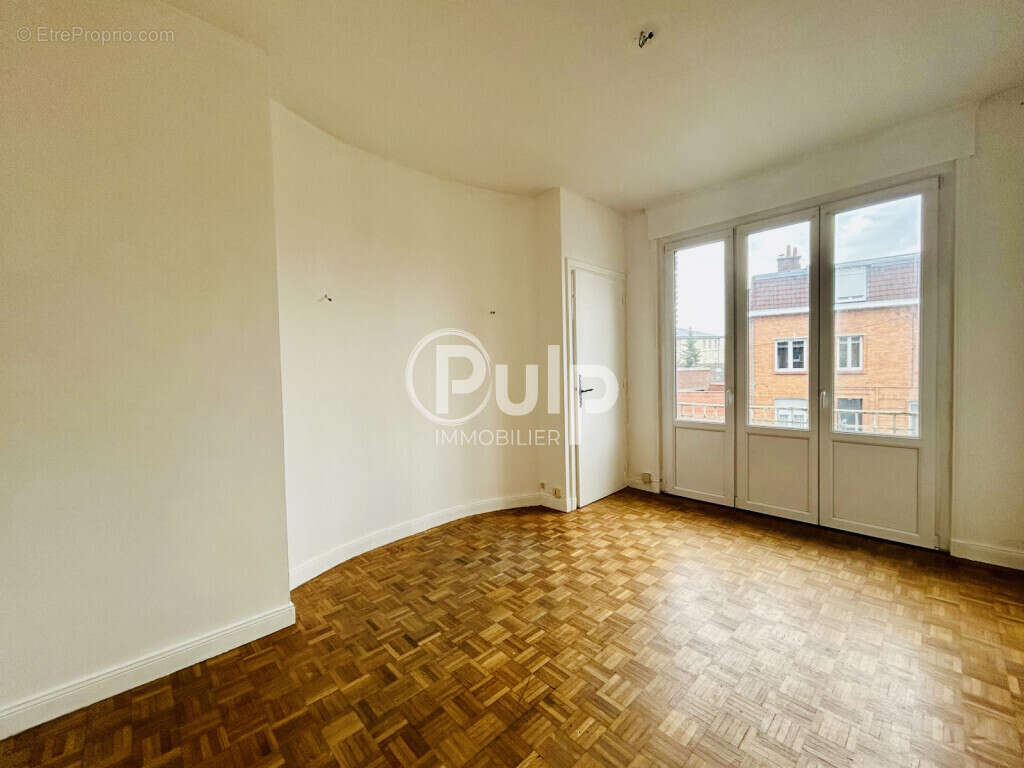 Appartement à SIN-LE-NOBLE