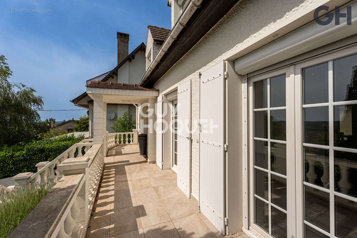 Maison à SAINTRY-SUR-SEINE