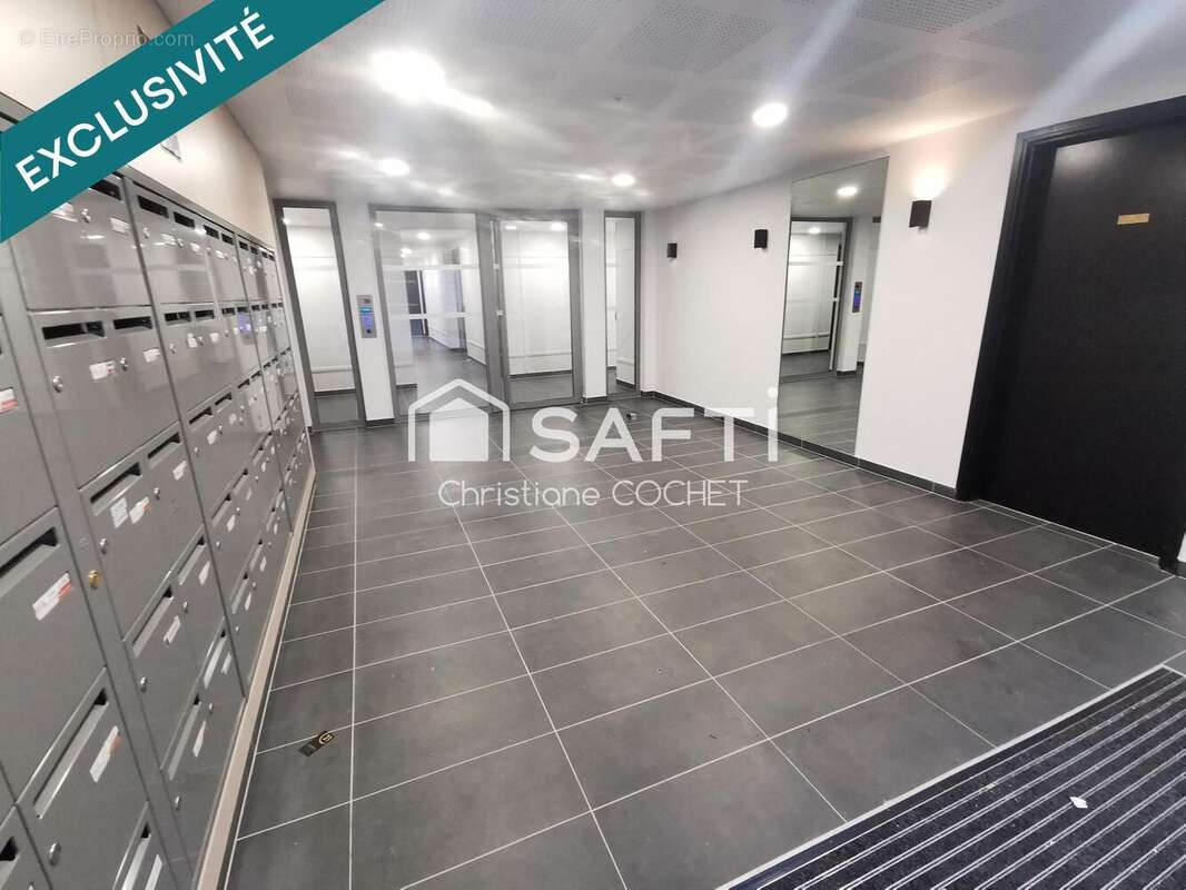 Photo 2 - Appartement à SAVIGNY-LE-TEMPLE