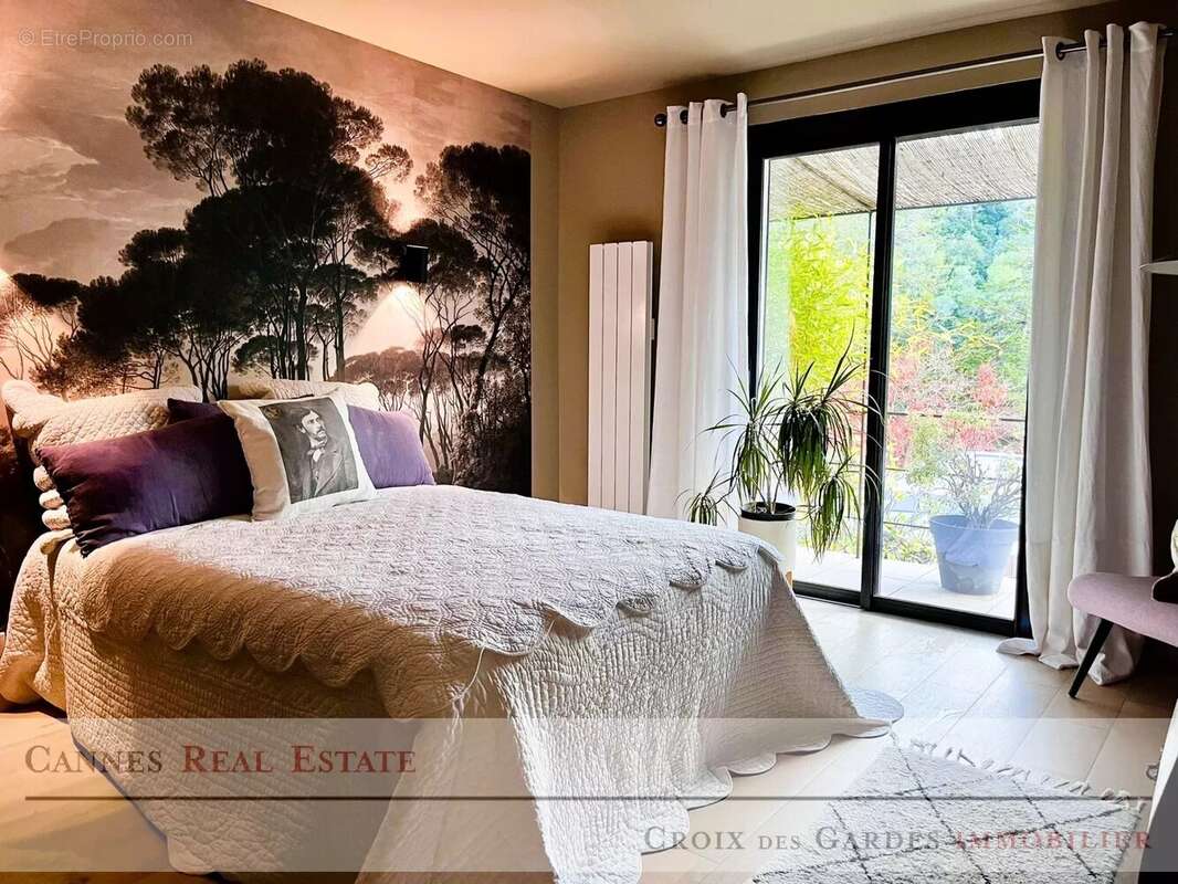 Maison au calme à pied du village avec jardin arboré et dépendance - photo 11